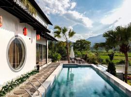 IZumi Garden, hotel v destinaci Yên Bài