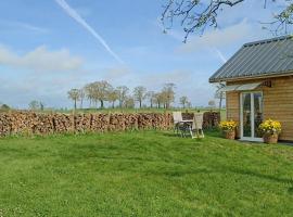Cottage of the Apple Meadow, hotelli kohteessa Savigny-le-Vieux