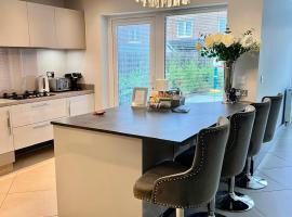 Luxury Durham House, Sleeps 8-12, Free Parking โรงแรมในเดอรัม