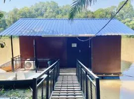 Chemperai Resort Floating House & Glamping