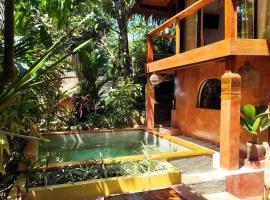Terracotta House, private pool and garden, hotel in San Vicente