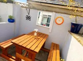 Charming 2 bedroom cottage in Brecon - families and pets welcome!