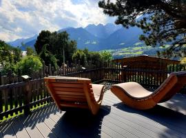 Chalet Gletscherblick Stubai, hotel u gradu Miders