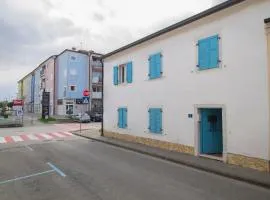 CENTER house with apartments