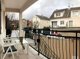 Maison - 1er étage complet tout équipé - 2 grandes chambres