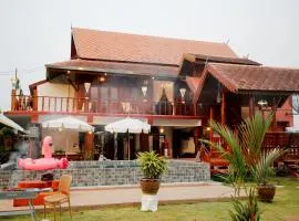 Phetpiman private pool villa