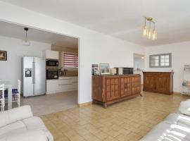 Maison grenoblois, hotel a Eybens