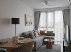 New apartment with stunning golf course view, Hotel in Laguna Phuket