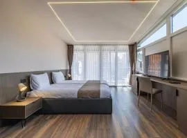 Four Side Hotel