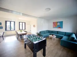 5-bedroom house with garden