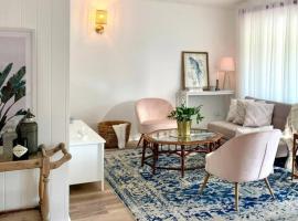 Noraville Hamptons Style Beach House, viešbutis mieste Norah