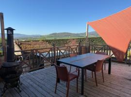 Charmante maison en Pierre dorée, avec vue sur les collines, hotell i Bully