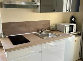 Logement individuel、Saint-Vallierのホテル