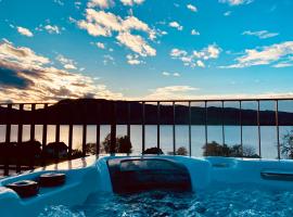 ORANGE LOUNGE Attersee, hotel a Weyregg