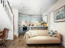 Myrtle Cottage - Pet friendly, 20m from beach, modern cottage