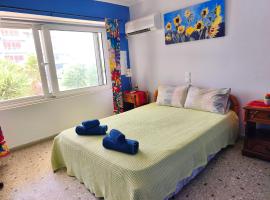 Studio By the Beach, hotel i Saronida