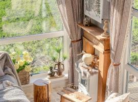 Kemphaontje is a Magic Tiny House with a view, хотел в Anloo