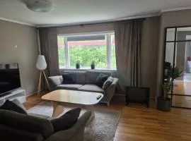 Spacious Trolltunga apartment close to the city center, good parking