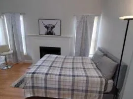 Pryor Peaceful Downstairs Private Room with Shared Bathroom