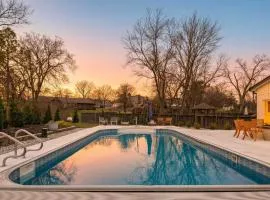 Luxe 3000sqft Heated Pool Oasis in Kansas City
