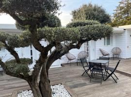 Hôtel Le Sens, hotelli kohteessa Vaux-sur-Mer