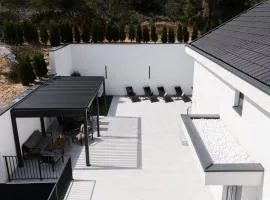Modern Villa Mia Mostar near Old Bridge & Pool