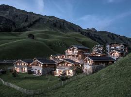 Aadla Walser-Chalets mit privater Sauna, Hotpot und Hotelservice, khách sạn ở Schröcken