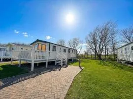 Prime lakeside caravan at Haven Golden Sands