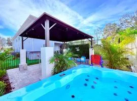 Newly built condo, lovely and spacious centrally located in Tampa