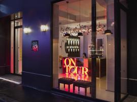 فندق دو تريانغل دور، فندق في باريس