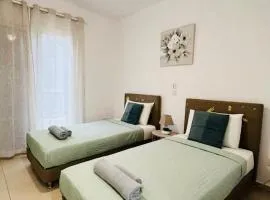 Modern 2BR Home in Elysia Park - Pool & Fitness