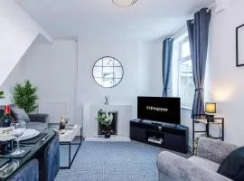 Great 3-Bed Home by 53 Degrees Property, Perfect for Work & Contractors