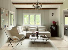 Sommerhus På Bakketop Tæt Ved Kikhavn Strand – hotel w mieście Hundested