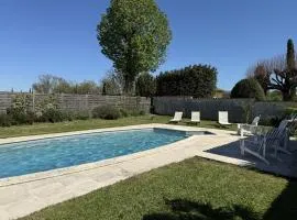 Gite maison charentaise - piscine privée