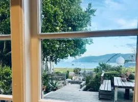 Romantic Haven Bungalow, 90 Main Rd