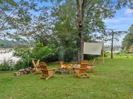 Lakefront on Lake Mitchell!, готель у місті Клентон