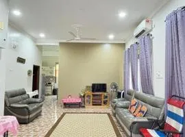Family Homestay Kangar