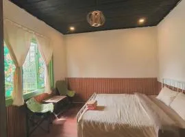 Hiên nhà Đà Lạt