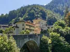 Camera di 50 mq con bagno e grande balcone privato