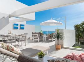 Pure South Penthouse - Manilva Luxury Condo, hotell i Manilva