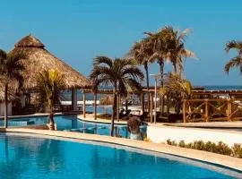 Depto De lujo en Acapulco albercas más club de playa