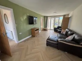 2 Bedroom Bungalow by the Arches