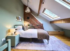 Stylish 2BR Home, Central Hebden Bridge Escape, Boho House