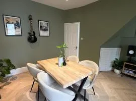 The Music House - Cosy retreat with Vinyl & Vibes