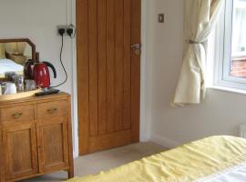 Savannah Bed and Breakfast, hotel in Virginia Water
