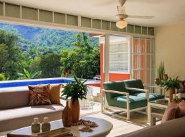 Spacious Villa in La Cuaba, Pool, hotel i Pedro Brand