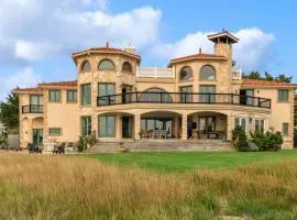 Hamptons Romantic Waterfront Queen Suite