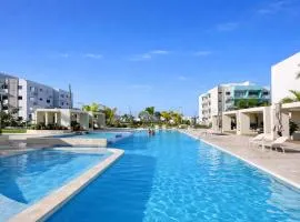 Cozy 2BR Apt, Epic Sun, Pool