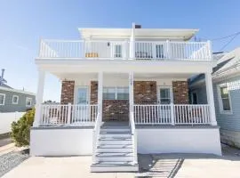Crest 2 Coastal Stay, 1st fl, AC, KB, Free Parking