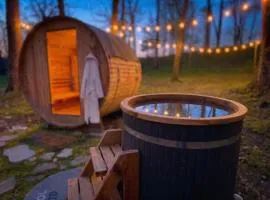 Hot tubCold PlungeSaunaPoolsLakes